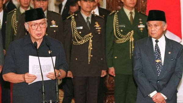 4 Periode Perkembangan Demokrasi di Indonesia