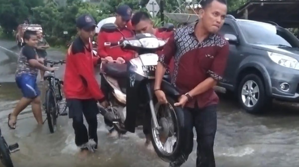 Hujan Deras, Belasan Rumah di Natuna Terendam Banjir