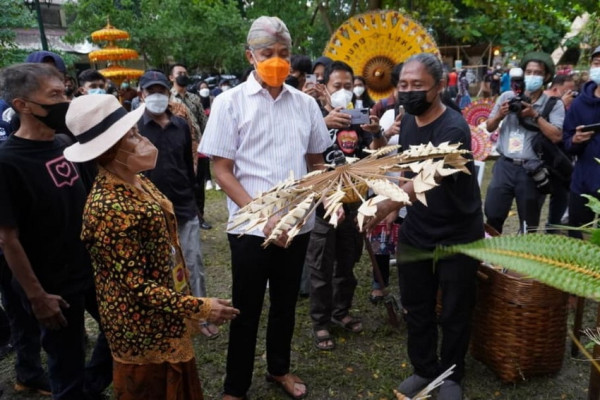 Festival Payung Indonesia Tampilkan Kreasi Inspiratif Para Perajin Tanah Air