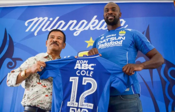 15 Pemain Sepak Bola Bangkrut, No 5 dan 7 Bela Persib dan Persebaya
