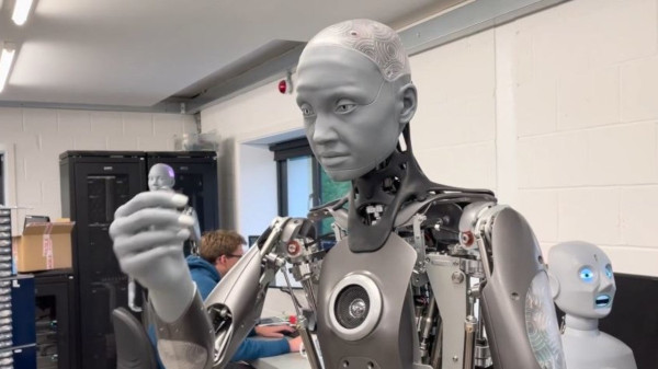 Ngeri dan Kagum, Robot Humanoid Ini Bisa Ciptakan Ekspresi Wajah