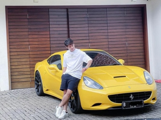 Datang ke Jakarta Modal Rp1,7 Juta kini Rizky Billar Punya Koleksi Mobil Rp9,8 Miliar