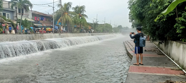 Diterjang Banjir Rob, Kampung Kerapu Penampakannya Seperti Air Terjun