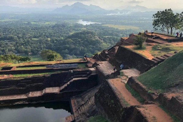 Resor Mewah Abad Ke-5, Istana Sigiraya Melayang di Ketinggian 200 Meter