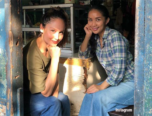 Artis-Artis Kaya Tak Gengsi Makan di Kaki Lima, Tamara Bleszynski hingga Cinta Laura