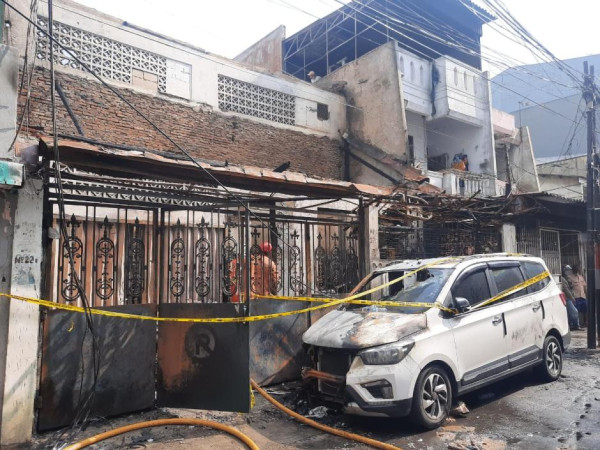Penampakan Kebakaran Rumah Mewah di Tambora yang Tewaskan 5 Orang