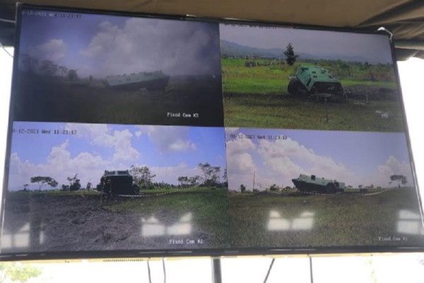 Tes Kekuatan, Ranjau TNT 8 Kg Diledakkan di Bawah Lambung Kendaraan Tempur Anoa