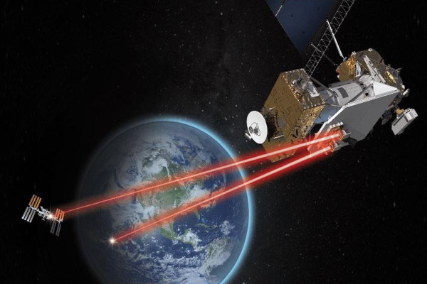 Space Force AS Luncurkan Satelit Pendeteksi Nuklir dan Komunikasi Laser