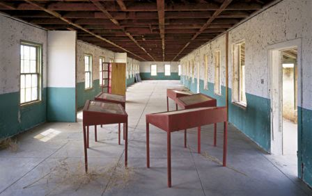 Mengenal Museum di Tengah Gurun yang Dikunjungi RM BTS di Texas, Warga Kotanya cuma 1900 Orang!