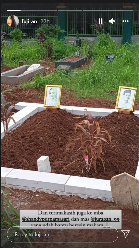Crazy Rich Malang Renovasi Makam Vanessa Angel dan Bibi Ardiansyah