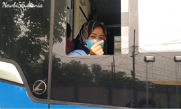 6 Wanita Cantik Sopir Bus Transjakarta, No 4 Banting Setir dari Perawat