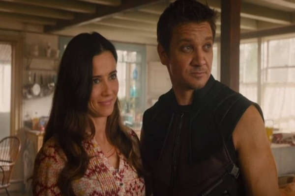 Diduga Mockingbird, Laura Barton Adalah Pemilik Jam Rolex Avengers di Hawkeye