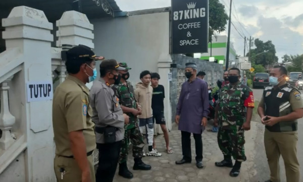 Asyik Berjoget, Pengunjung Kafe Tiba-tiba Ricuh dan Baku Hantam