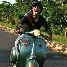 Si Bokong Semok yang Bikin Kaka Slank Tergila-gila