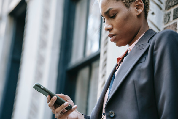 Kelemahan dan Kelebihan Kencan Online, Wajib Tahu Biar Tak Salah Langkah