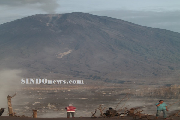 Ada Bukaan Baru Aliran Lava di Puncak Gunung Semeru, Begini Penampakannya