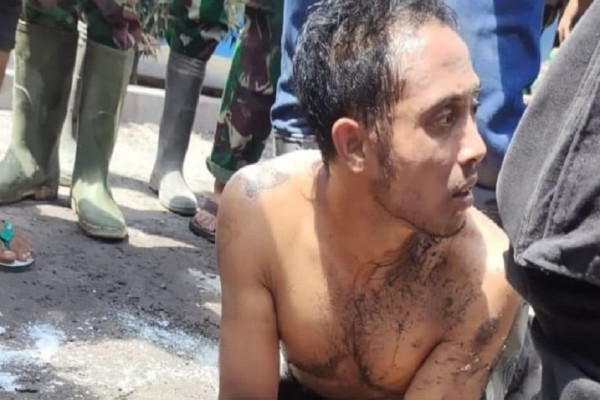 Ditangkap Prajurit Kostrad, Ini Penampakan Maling yang Jarah Rumah Korban Erupsi Semeru
