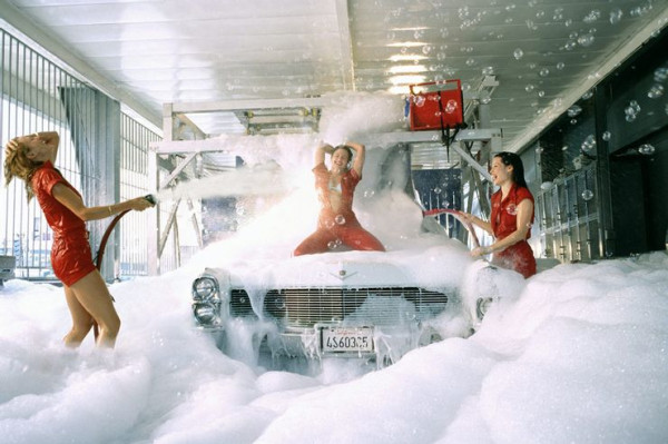 Ini Adegan Cuci Mobil Film Hollywood Paling Panas dan Bikin Jantung Bergetar
