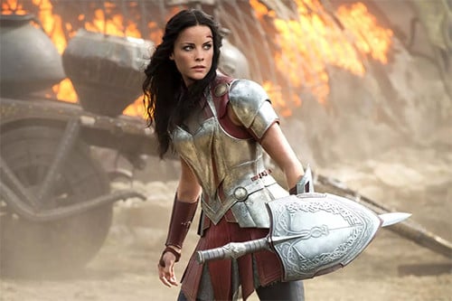 10 Film Action Ini Hampir Membuat Aktornya Terbunuh, Terhunus Samurai hingga Jatuh dari Ketinggian