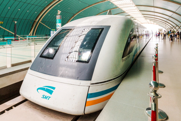 Terbang Tanpa Sayap: Ini 10 Kereta Tercepat di Dunia