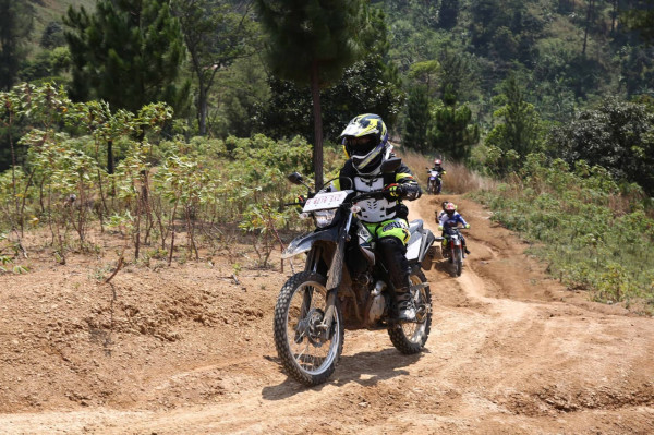 Rasakan Keganasan Tenaga Yamaha WR 155R di Bukit Hambalang