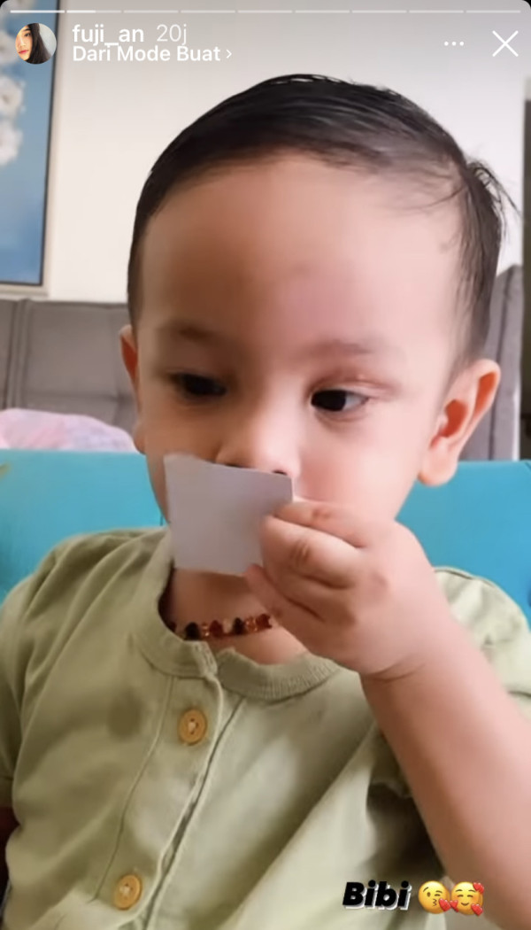 Haru! Gala Sky Cium Foto Bibi Ardiansyah, Bikin Sedih