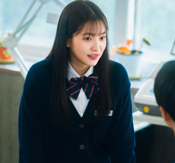 24 Idol K-Pop Gen 3 dan 4 yang Bermain Drama Korea