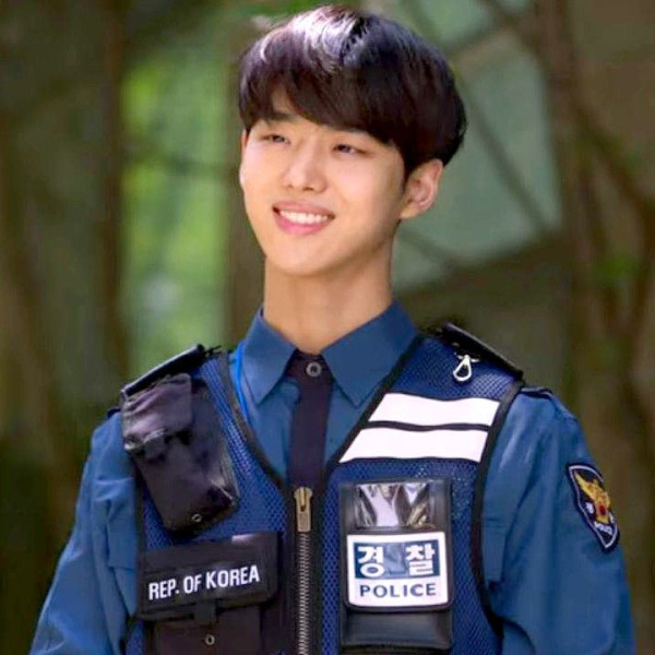 24 Idol K-Pop Gen 3 dan 4 yang Bermain Drama Korea