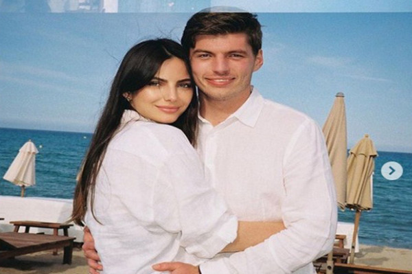 Bidadari Cantik di Balik Kesuksesan Verstappen Juara Dunia Formula 1