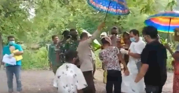 Perjuangan Nakes di NTT, Bertaruh Nyawa Seberangi Sungai Deras Demi Kejar Vaksinasi