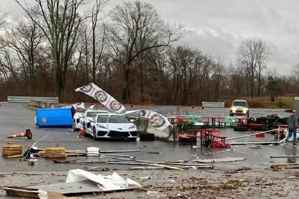 Korban Tornado, Produksi Chevrolet Corvette Dihentikan