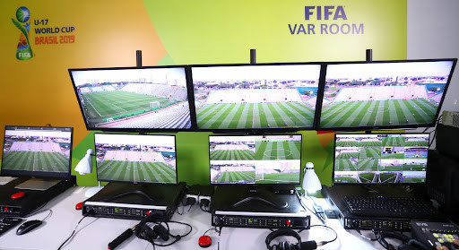 Cara Kerja Teknologi VAR di Pertandingan Sepak Bola, Mengapa Sangat Mahal?