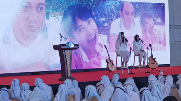 Doddy Sudrajat Dikecam Tampilkan Foto Mesra Vanessa Angel dengan Pria Lain di 40 Harian