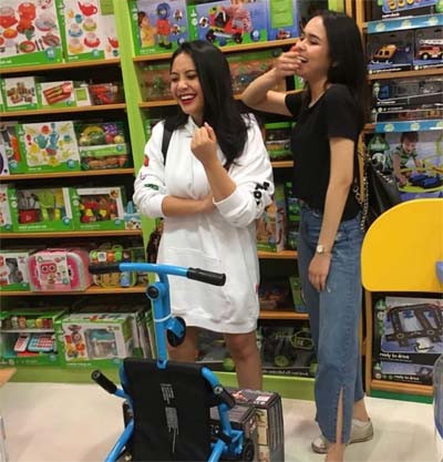 5 Potret Kenangan Laura Anna bersama Nagita Slavina, Bercanda Gemas hingga Hangout Bareng
