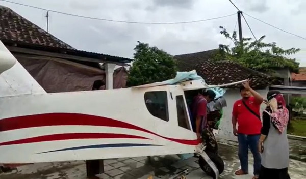 Penampakan Pesawat Terbang Rakitan Lulusan STM asal Lamongan yang Bikin Heboh