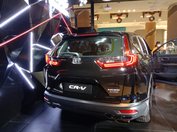 Lebih Mahal Rp15 Juta, Honda Luncurkan New CR-V Black Edition 2022