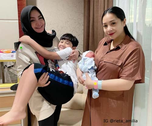 Terlahir Tajir, Deretan Anak Artis Ini Punya Kakek-Nenek Pengusaha Kaya