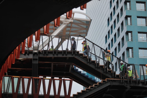 Anies Bersepeda Cek Pekerjaan MRT Fase 2A dan Revitalisasi JPO Karet