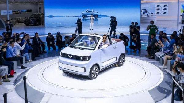 Mobil Listrik Termurah di Dunia Milik Wuling Akhirnya Resmi Copot Atap