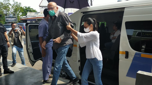 Fadil Jaidi hingga Keanu Angelo Hadiri Pelarungan Abu Jenazah Laura Anna