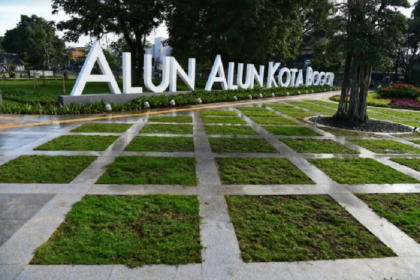 Alun-alun Kota Bogor Diresmikan Ridwan Kamil Hadiahi Bima Arya Pantun Ulang Tahun, Ada Apa?