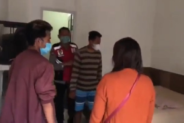 Tengah Asyik Berkeringat Tanpa Baju di Kamar Hotel, Pasangan Selingkuh Ini Kaget Digedor Polisi