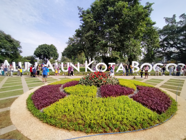 Baru Diresmikan Ridwan Kamil, Alun-Alun Kota Bogor Dipadati Pengunjung