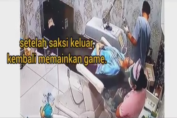 Derita Korban Perawatan Kecantikan, Wajahnya Rusak karena Dokter Main Game Online saat Praktik