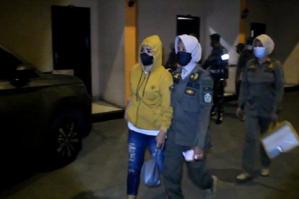 Puluhan Muda-mudi Ditemukan Tak Kenakan Baju di Kamar Hotel, Diduga Gelar Pesta Terlarang