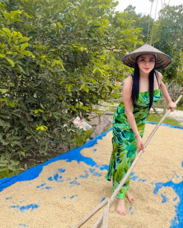 Profil Tisya Erni, Penyanyi Dangdut yang Kerap Tampil Seksi