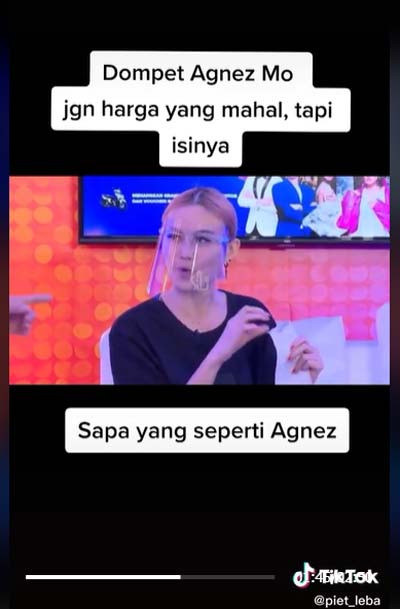 Sudah Tajir, Agnez Mo Masih Pakai Dompet Lecek yang Harganya Murah