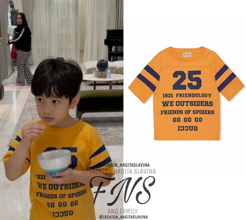 Nggak Kalah sama Mamanya, Rafathar Pakai Kaus Oblong Seharga Nyaris Rp5 Juta