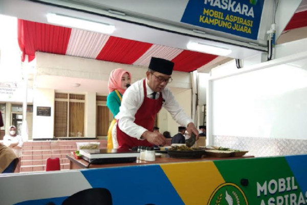 So Sweet! Hari Ibu, Kang Emil Masak Jengkol dengan Resep Mustikarasa Ala Bung Karno