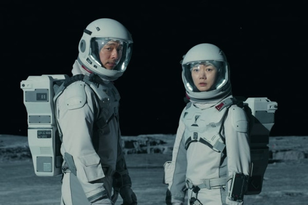 Gong Yoo akan Bawa Perempuan kalau Harus Tinggal di Bulan, Ini Alasannya
